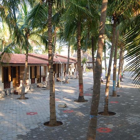 Bluebay Beach Resort Mahabalipuram Exteriör bild
